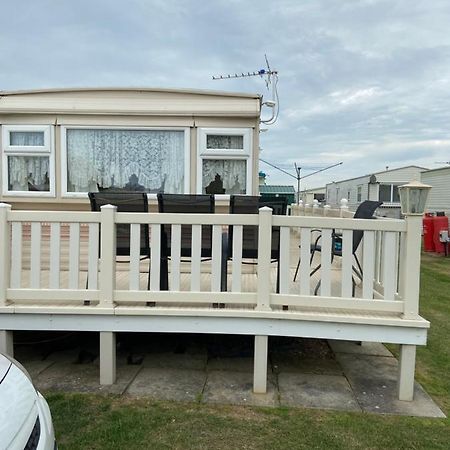I13 The Chase Caravan Park Инголдмелс Экстерьер фото